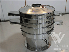 暴雨之下的平凡英雄 網(wǎng)友：每一個(gè)伸出援手的人都是平凡英雄